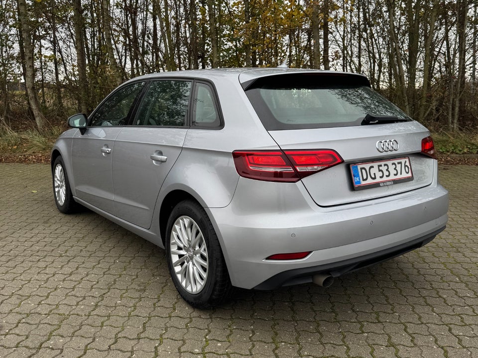 Audi A3 1,6 TDi 110 Sportback 5d