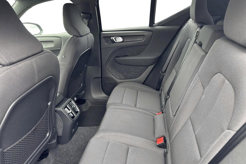 Volvo EX40 Standard Range Plus 5d