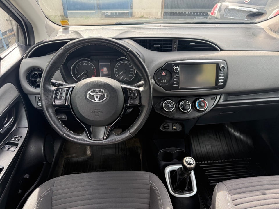 Toyota Yaris 1,0 VVT-i T2 5d