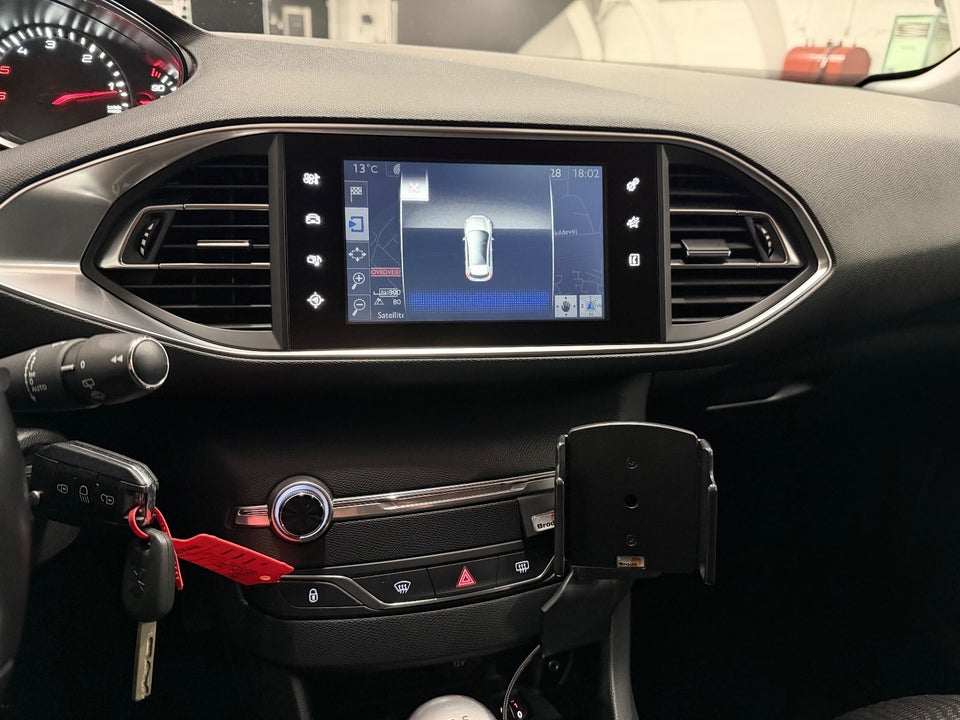 Peugeot 308 1,6 BlueHDi 120 Style 5d