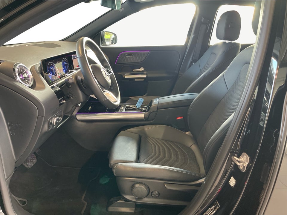 Mercedes EQA350 4Matic 5d