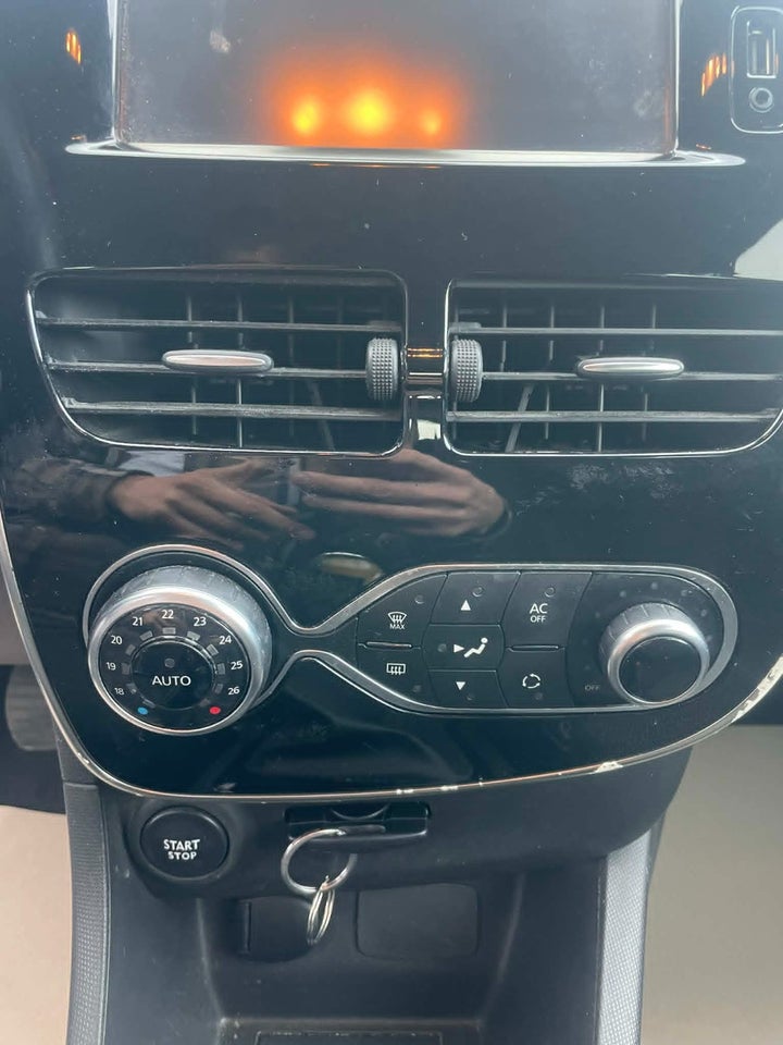 Renault Clio IV 1,5 dCi 75 Expression 5d