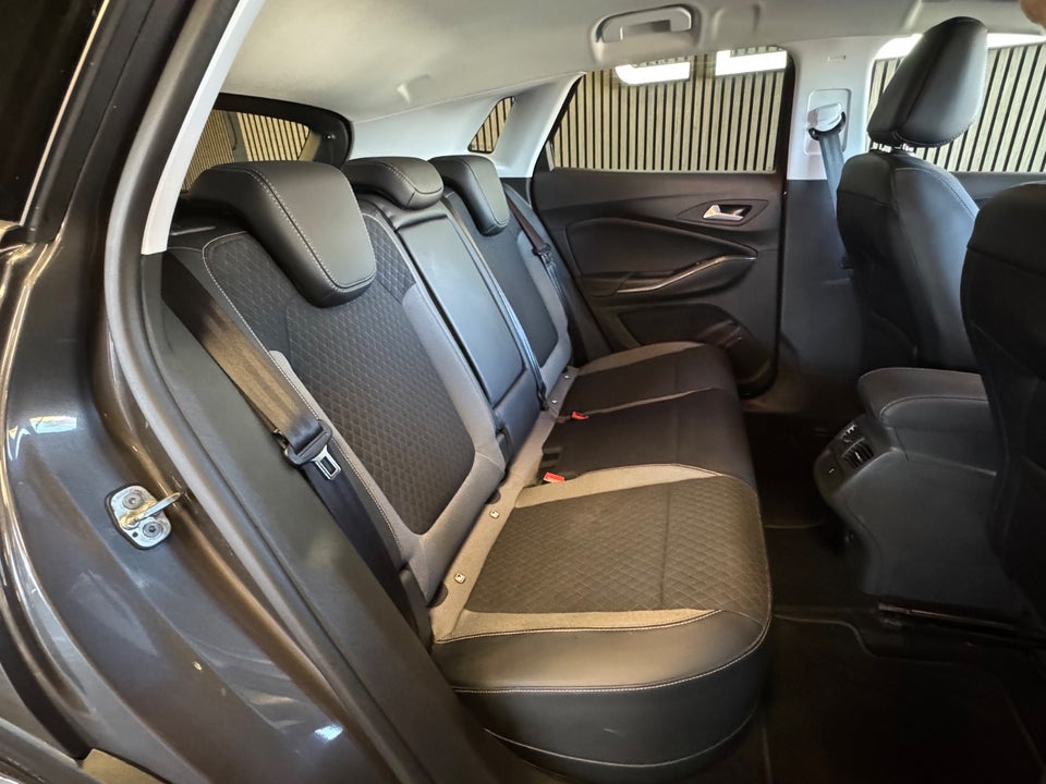 Opel Grandland X 1,6 Hybrid Ultimate aut. 5d