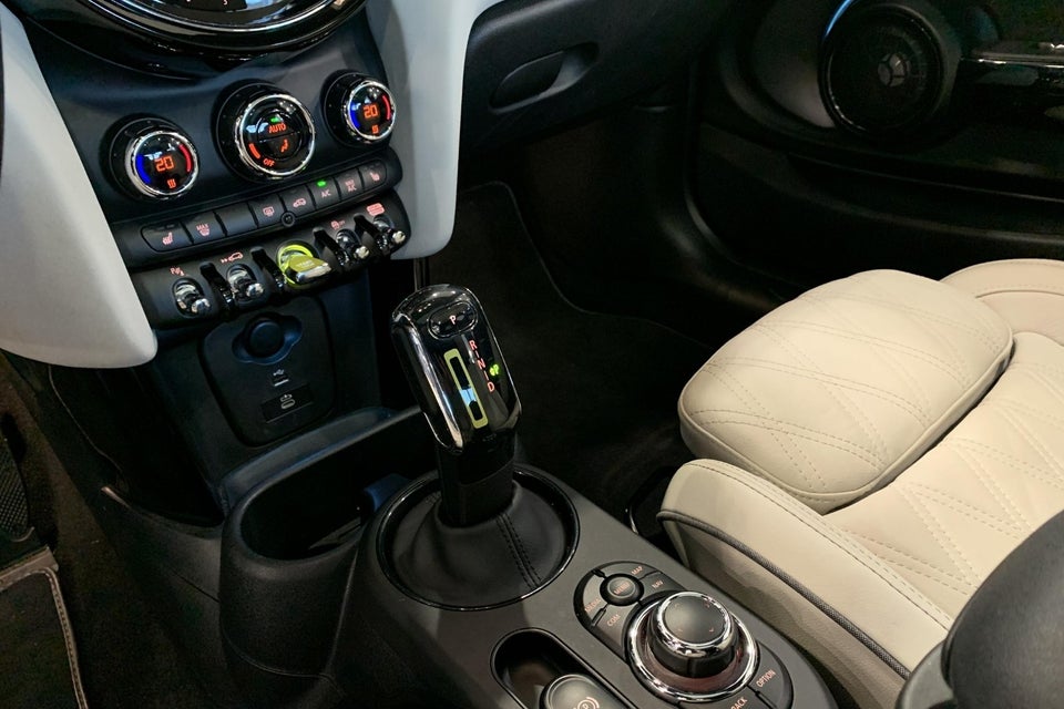 MINI Cooper SE Maximise 3d