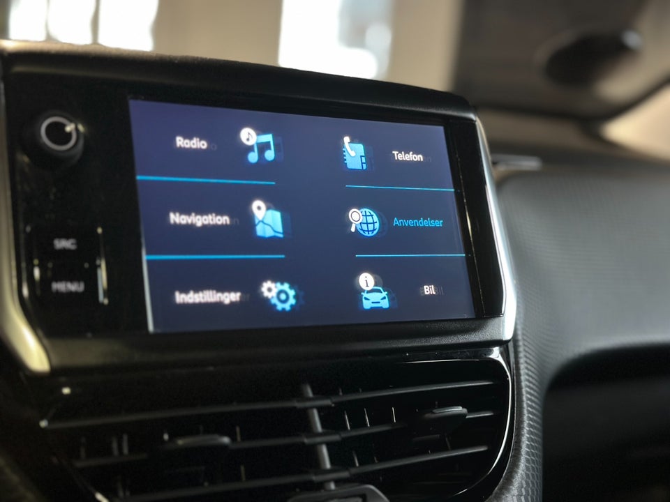 Peugeot 208 1,2 PureTech 82 Allure Sky 5d