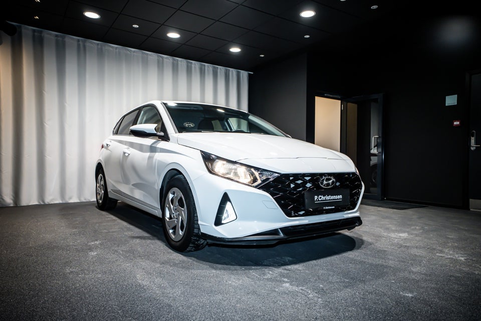 Hyundai i20 1,0 T-GDi Essential DCT 5d