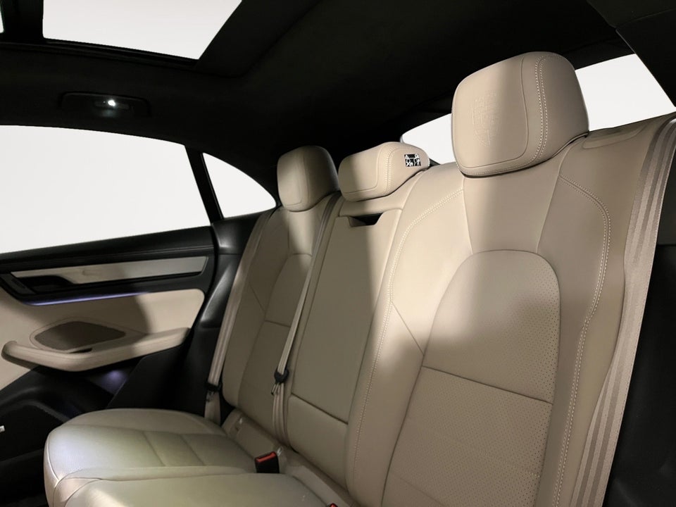 Porsche Macan Turbo 5d