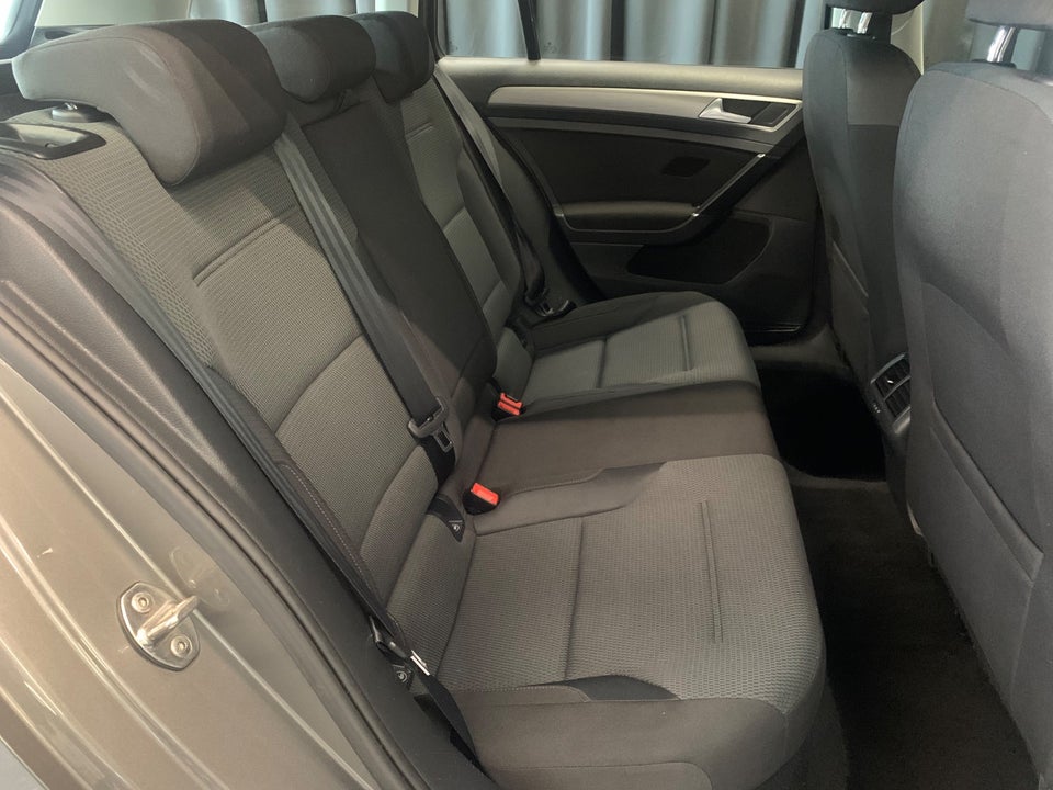 VW Golf VII 1,4 TSi 122 Comfortline Variant BMT 5d