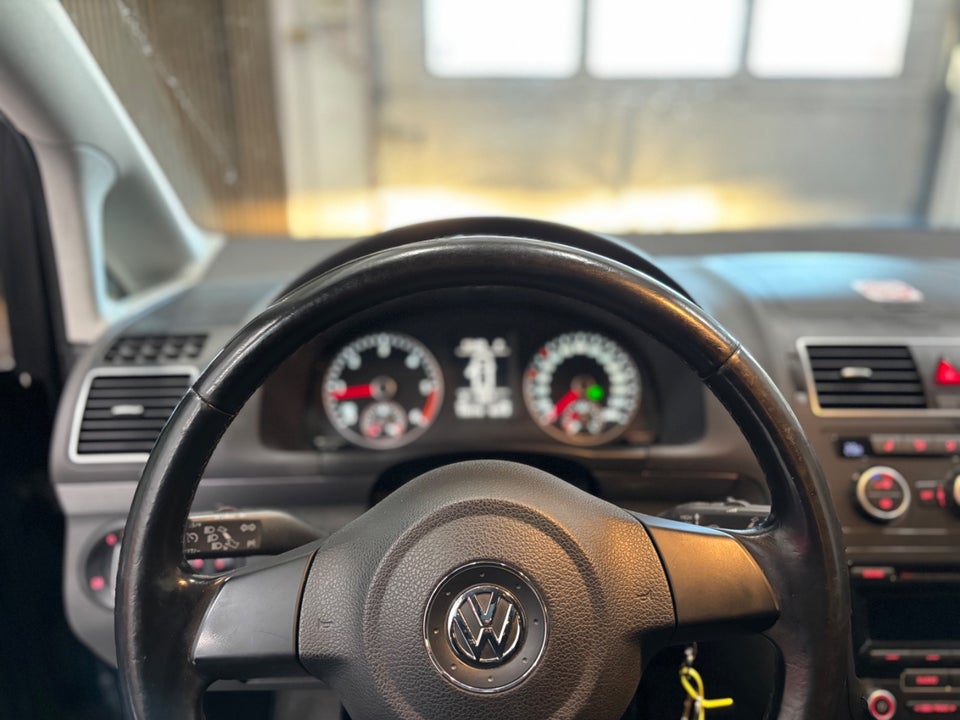 VW Touran 1,6 TDi 105 Comfortline DSG BM Van 5d