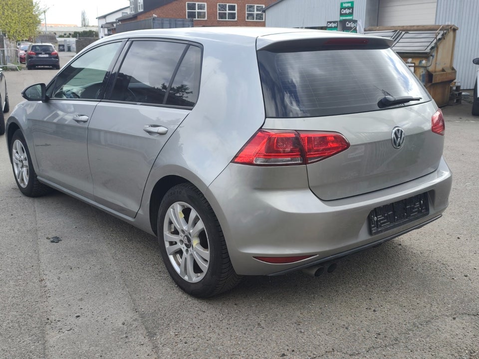 VW Golf VII 2,0 TDi 150 Comfortline BMT 5d