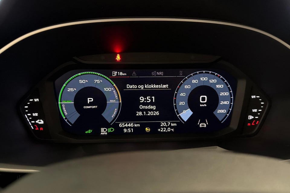 Audi Q3 45 TFSi e Attitude plus S-tr. 5d