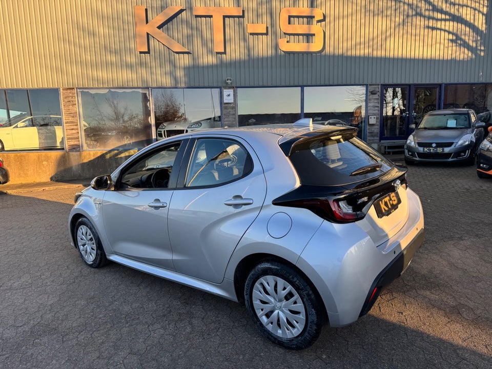 Toyota Yaris 1,5 Hybrid H1 e-CVT 5d
