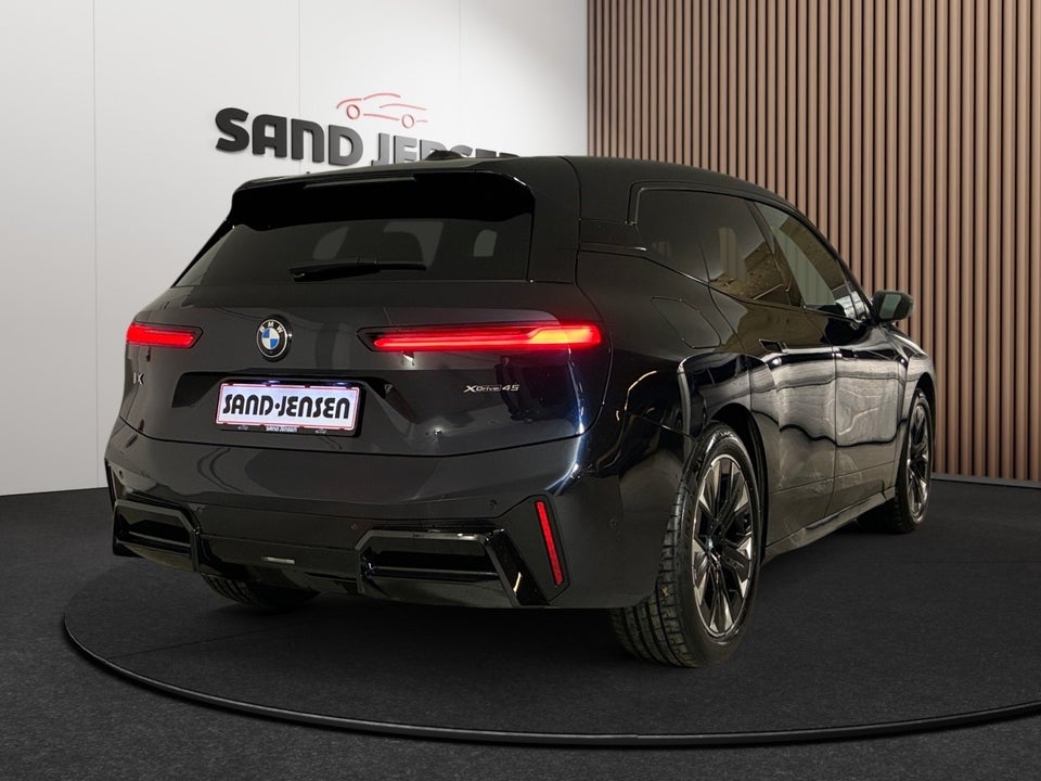 BMW iX xDrive45 M-Sport 5d