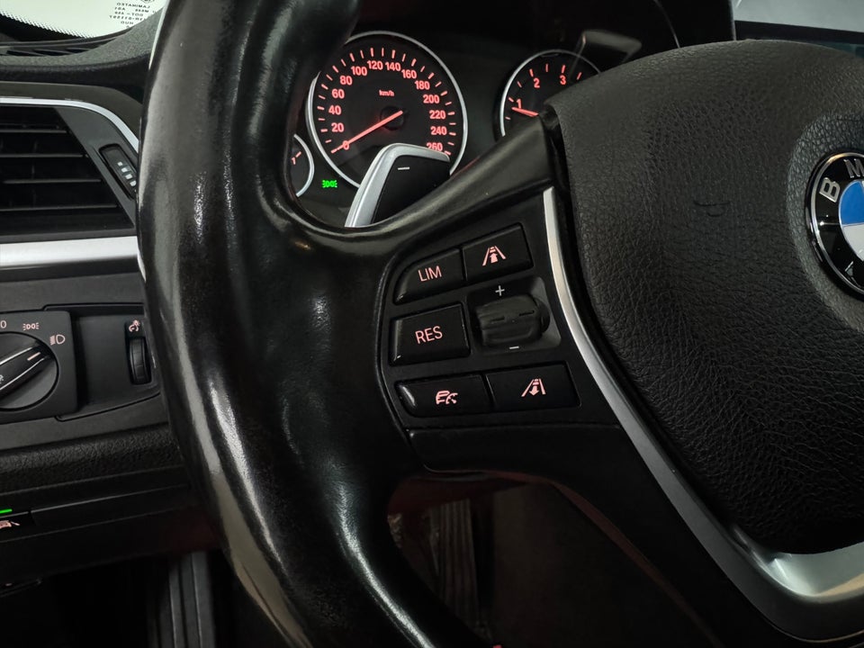 BMW 320d 2,0 Touring Advantage aut. 5d