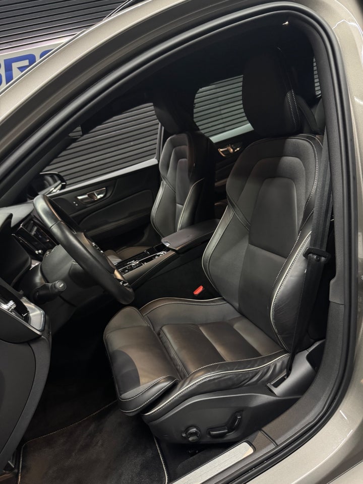 Volvo V60 2,0 T6 ReCharge R-Design aut. AWD 5d