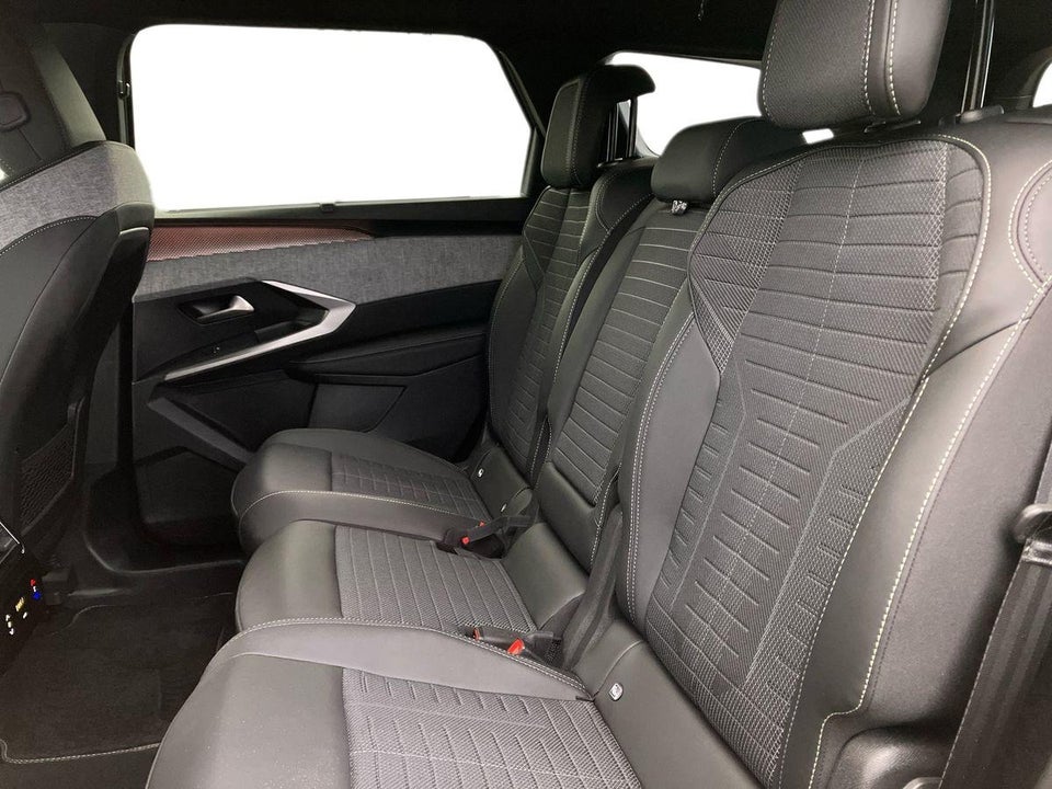 Peugeot e-5008 77 GT Pack 7prs 5d