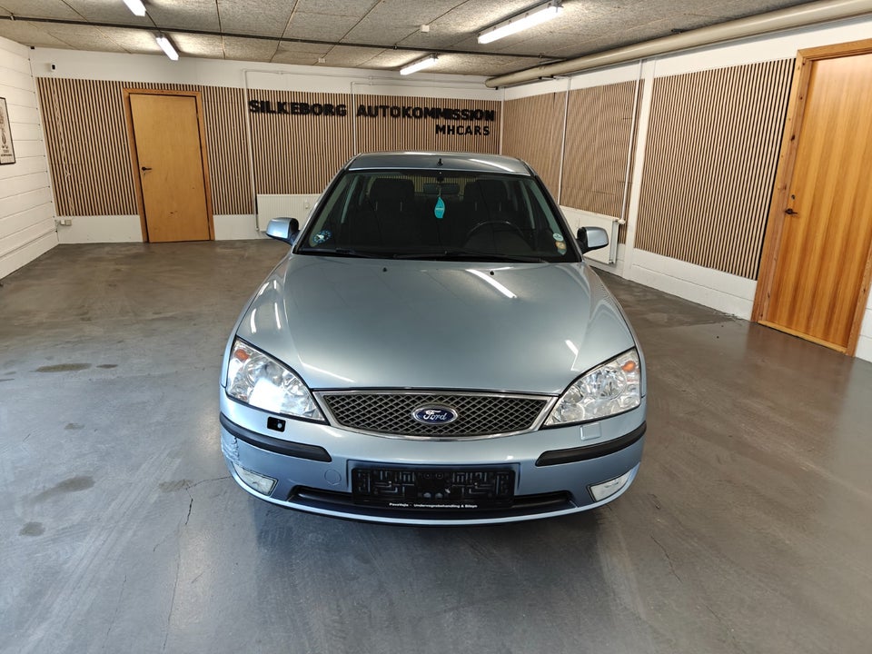 Ford Mondeo 1,8 Trend 5d
