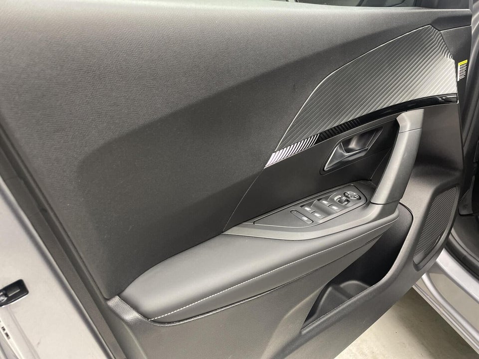 Peugeot e-2008 50 Allure 5d