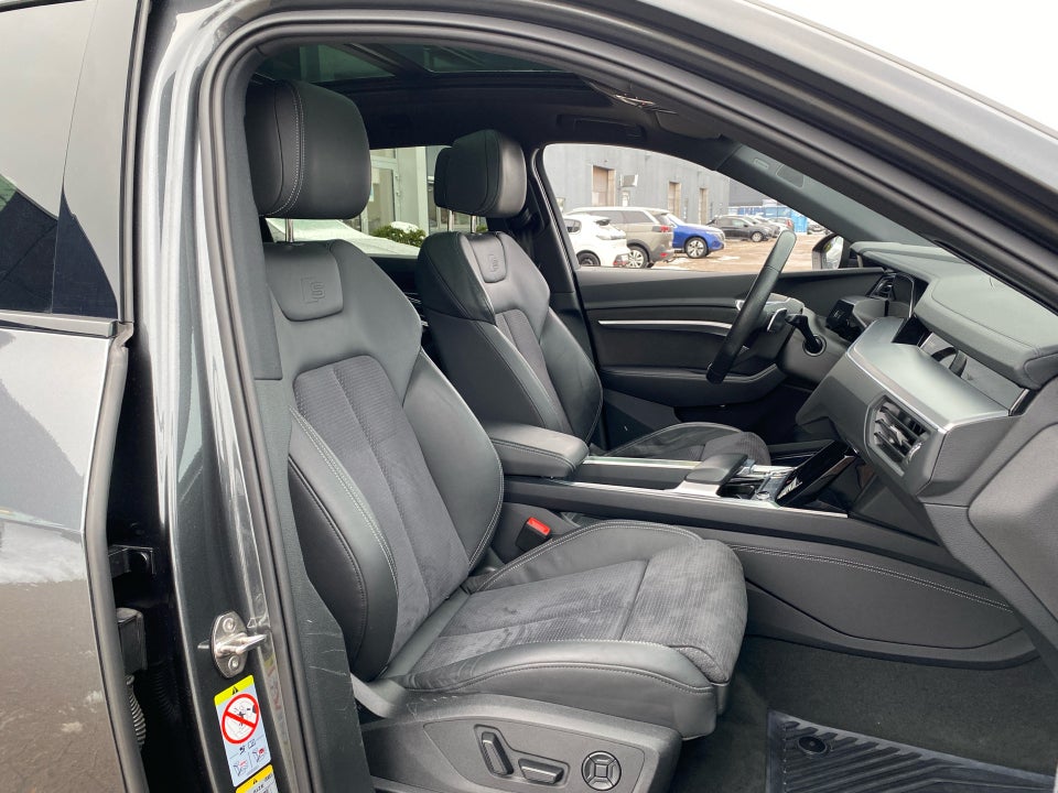 Audi e-tron 55 S-line quattro 5d