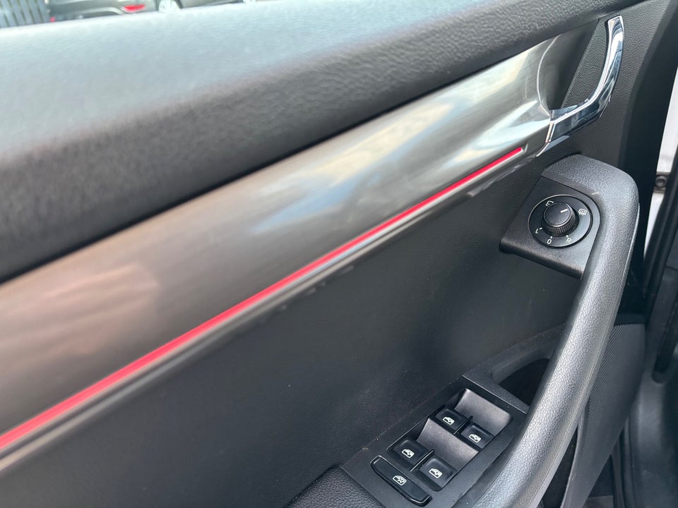 Skoda Octavia 1,6 TDi 115 Style DSG 5d