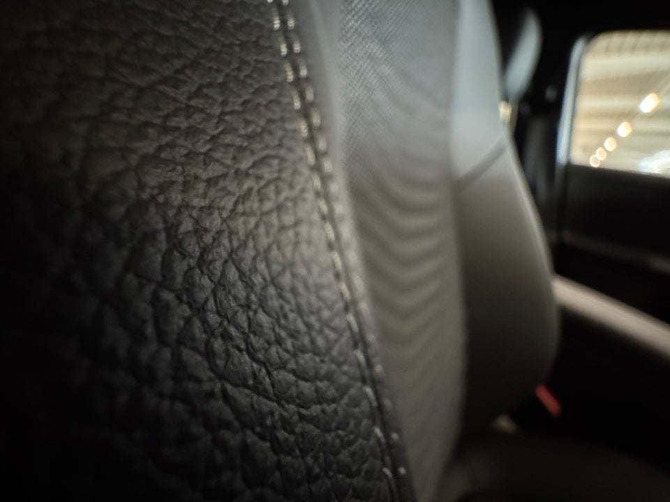 Mercedes EQA300 Progressive 4Matic 5d