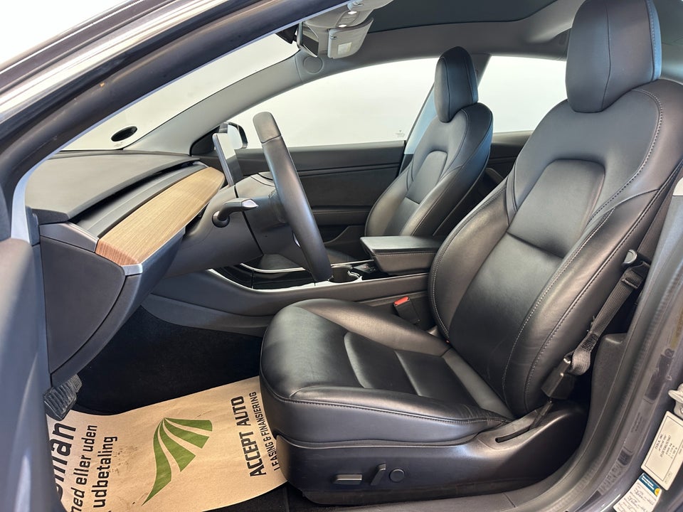 Tesla Model 3 Long Range AWD 4d