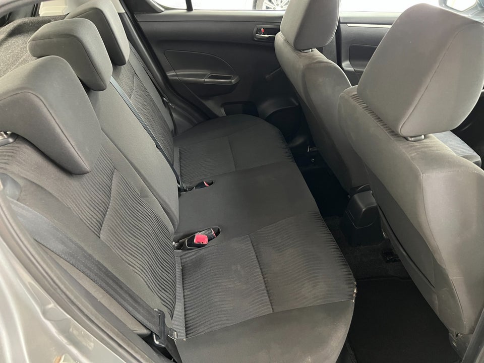 Suzuki Swift 1,2 Young 5d