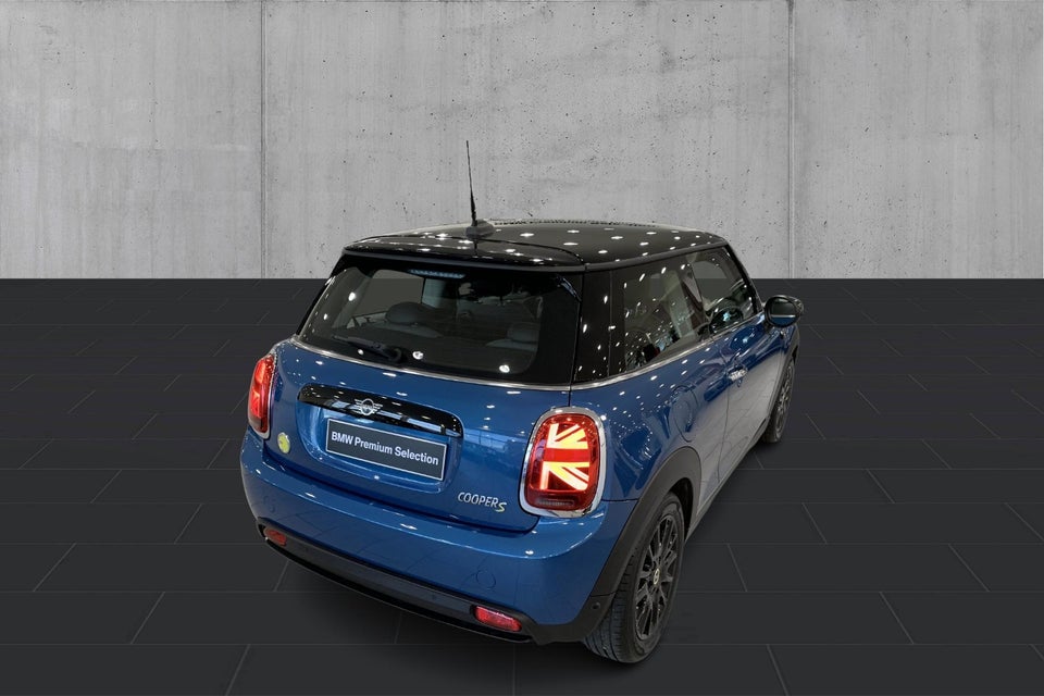 MINI Cooper SE Essential 3d