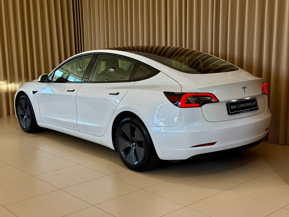 Tesla Model 3 RWD 4d