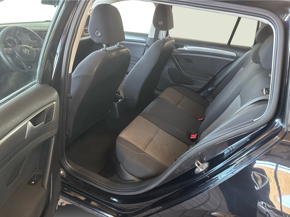 VW Golf VII 1,2 TSi 85 Startline Variant BMT 5d