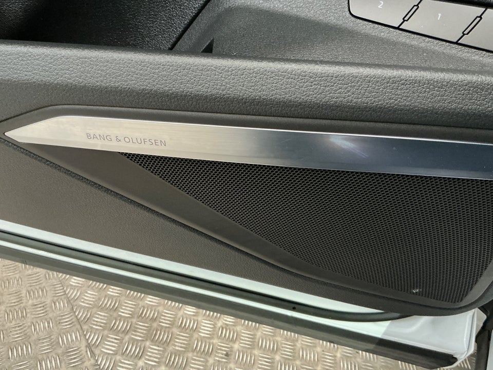 Audi e-tron 55 S-line quattro 5d