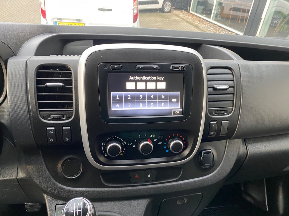 Renault Trafic T29 2,0 dCi 145 L2H1