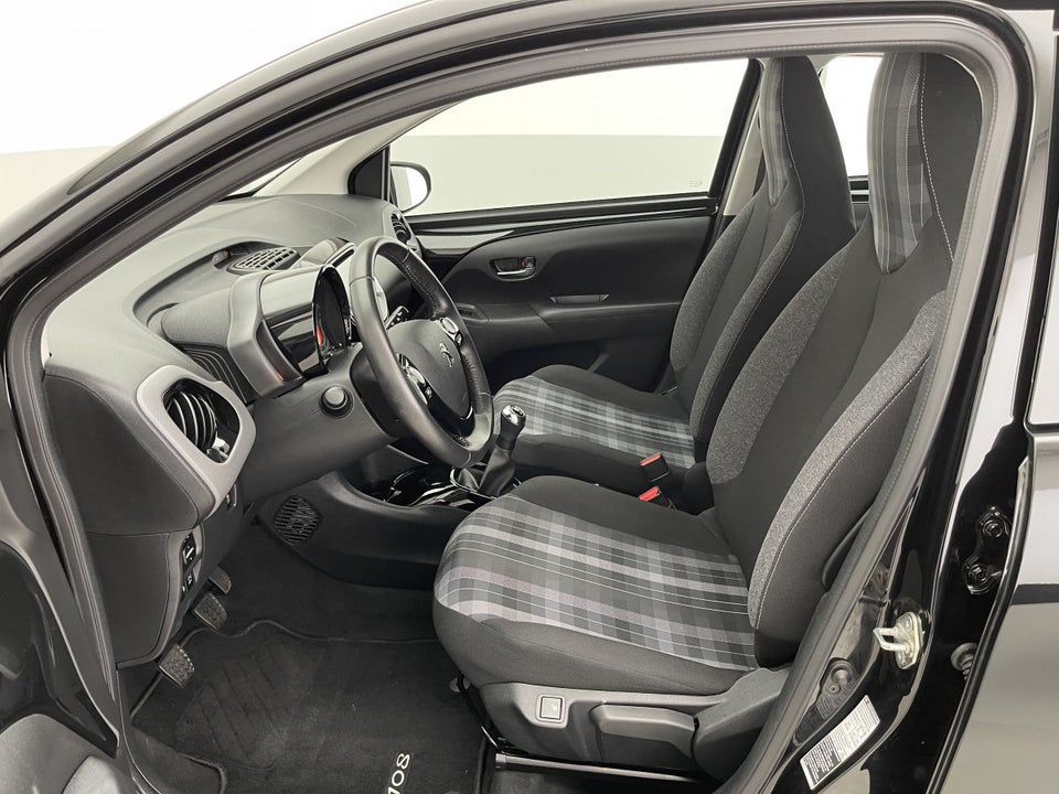 Peugeot 108 1,0 e-VTi 72 Allure+ 5d