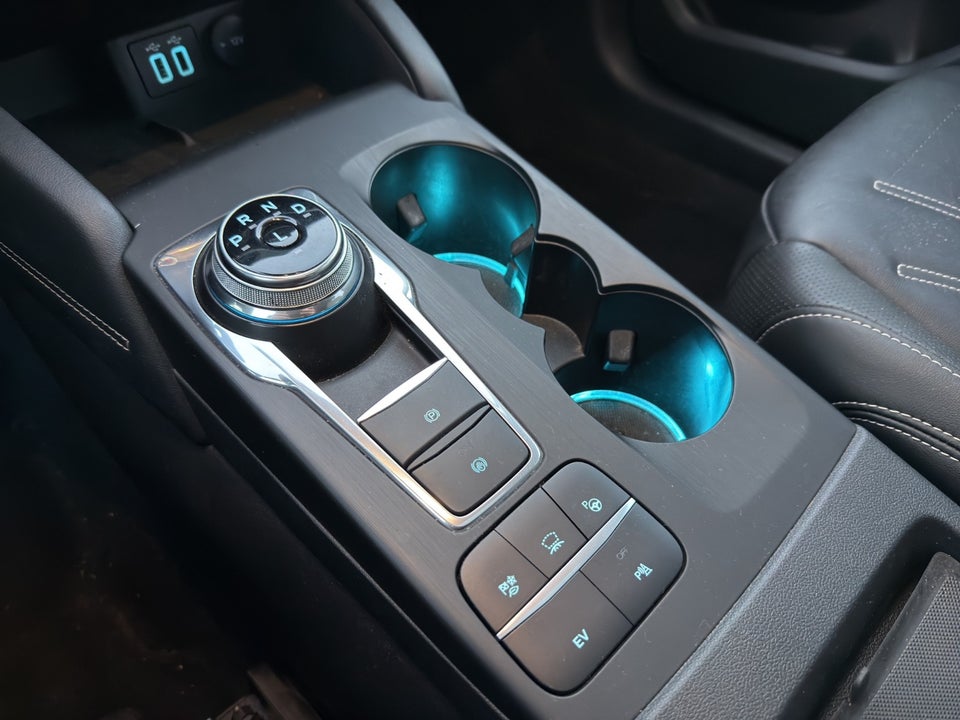 Ford Kuga 2,5 PHEV Vignale CVT 5d