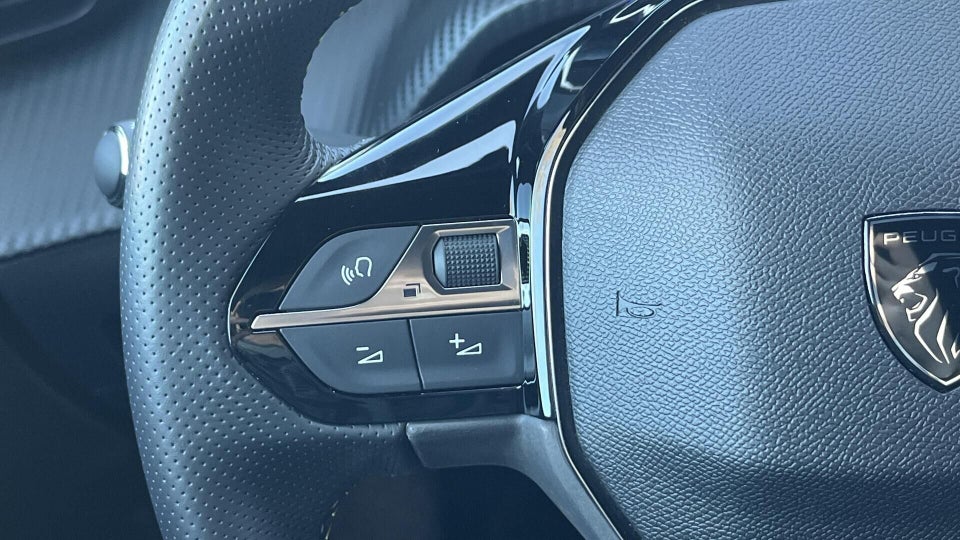 Peugeot e-2008 54 GT 5d