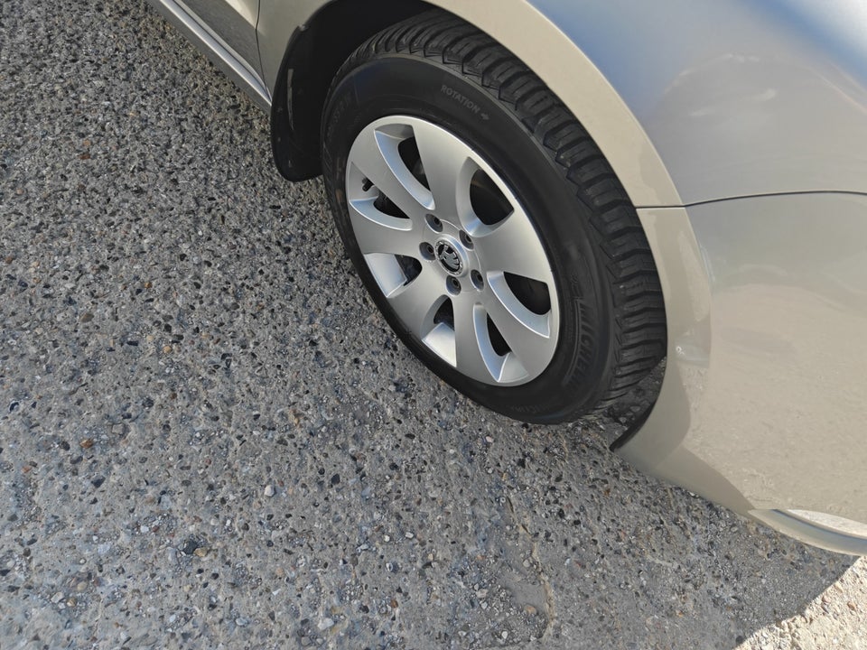 Skoda Superb 1,6 TDi 105 Ambition Combi GreenLine 5d