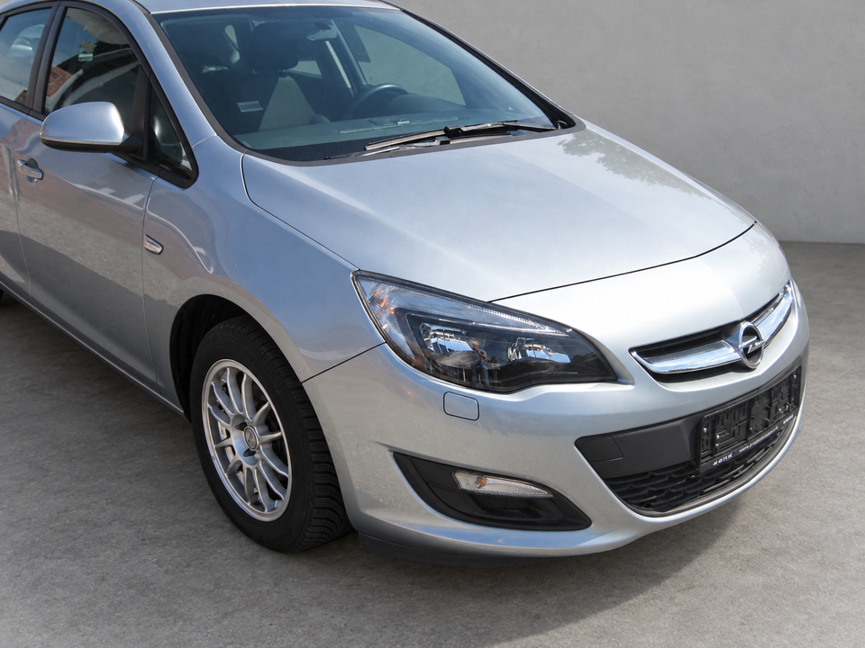 Opel Astra 1,4 100 Limited 5d
