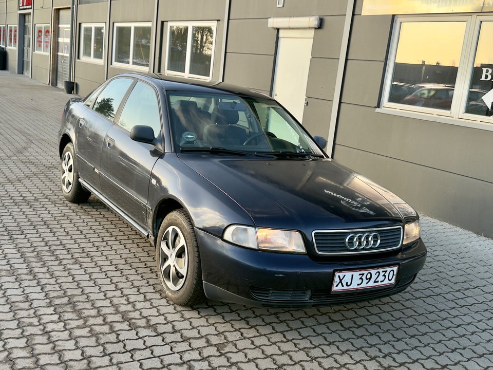 Audi A4 1,8  4d