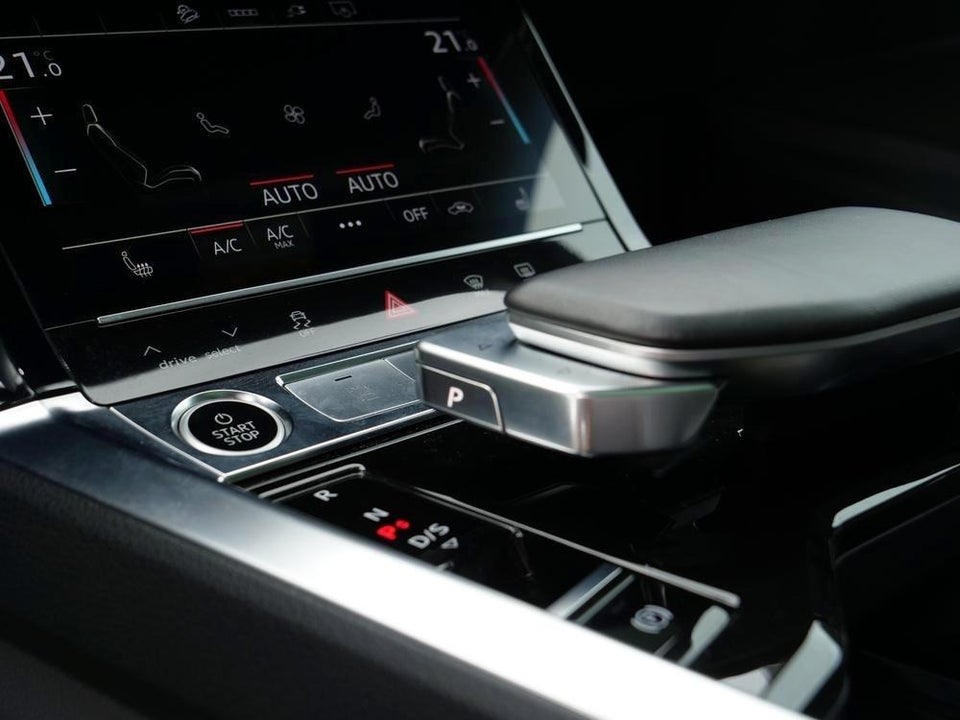 Audi Q8 e-tron 55 S-line Sportback quattro 5d