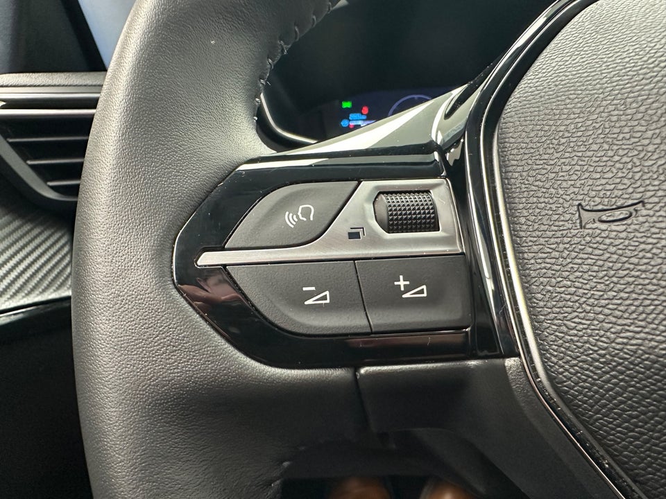 Peugeot 208 1,2 PureTech 100 Allure 5d