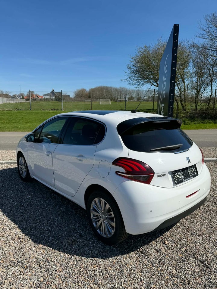 Peugeot 208 1,6 BlueHDi 100 Allure Sky 5d
