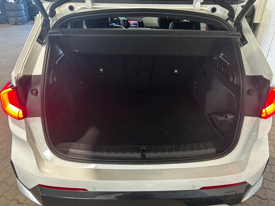 BMW iX1 eDrive20 X-Line 5d