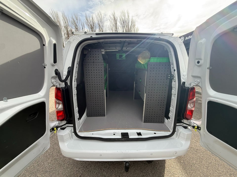Peugeot Partner 1,5 BlueHDi 130 L2V2 Ultimate EAT8 Van
