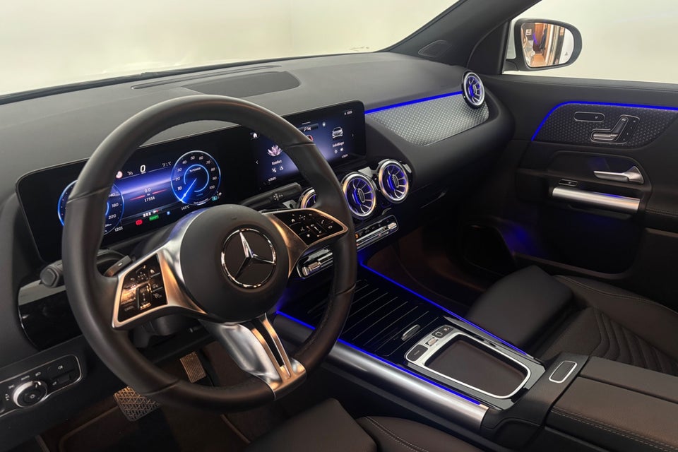 Mercedes EQA300 Progressive 4Matic 5d