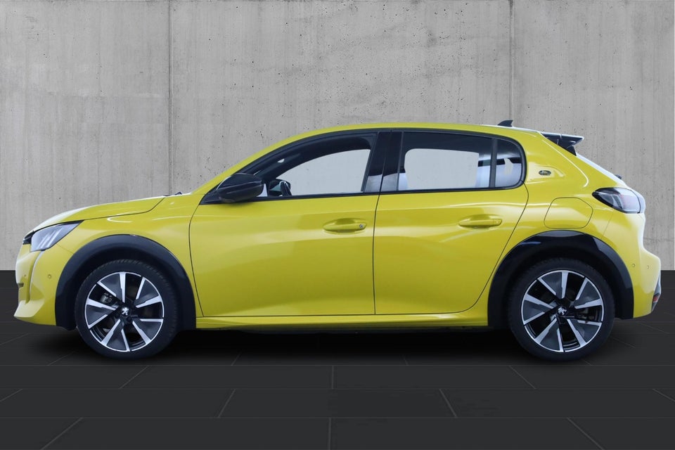 Peugeot e-208 50 GT 5d