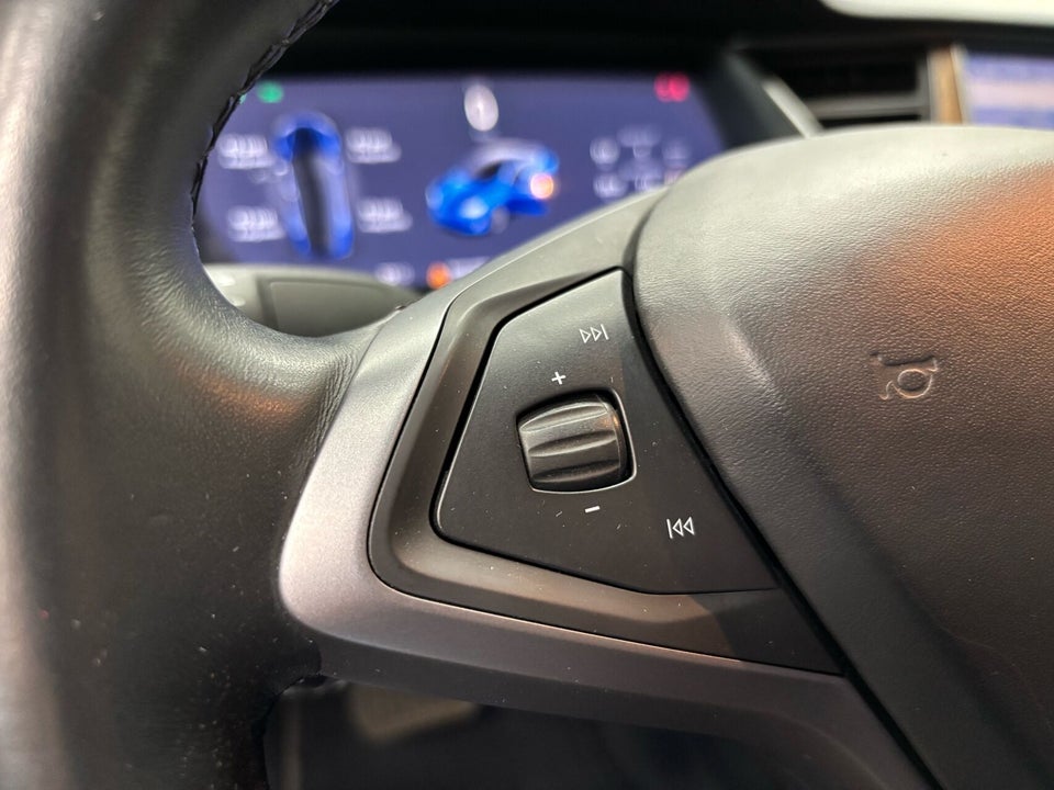 Tesla Model S Standard Range AWD 5d