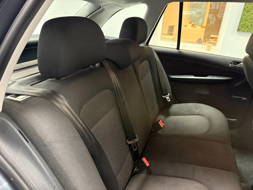 Skoda Fabia 1,4 16V 75 Ambiente 4d