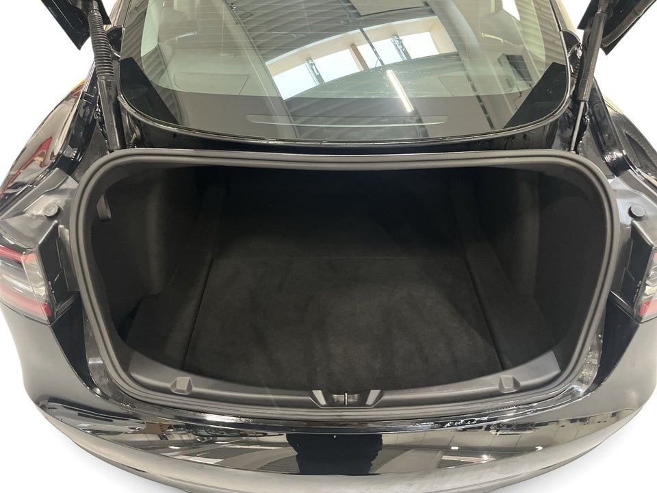 Tesla Model 3 Standard Range+ RWD 4d