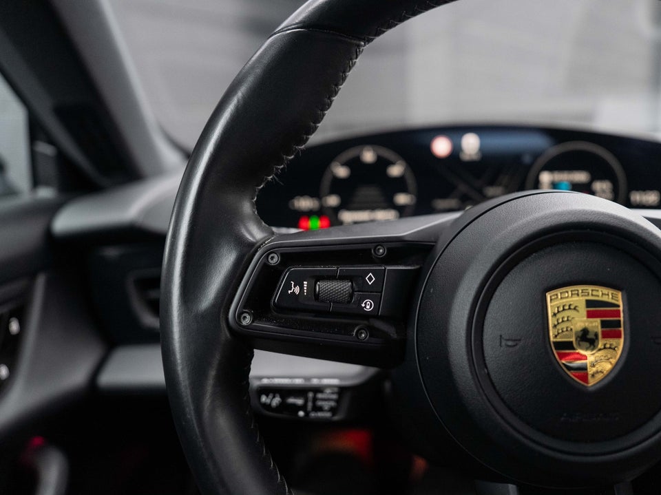 Porsche Taycan Performance+ 4d