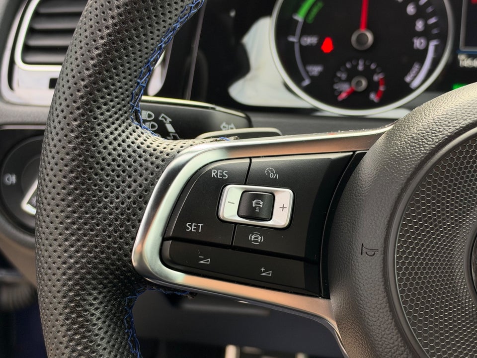 VW Golf VII 1,4 GTE DSG 5d